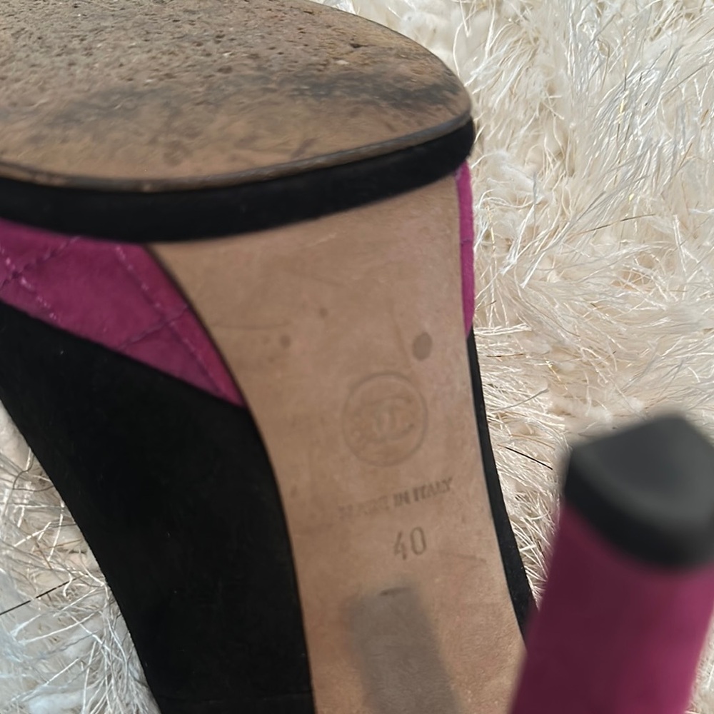 CHANEL Black and Pink Platform Heels - Picture 4 of 14